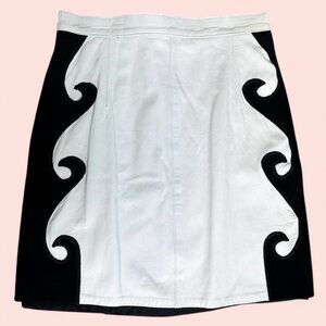 Vintage Musee Size XSmall Women’s White Leather Wave Flame Pencil Mini Skirt